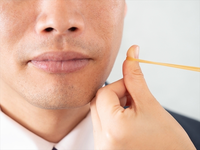 メンズ脱毛は痛い？痛み対策を解説